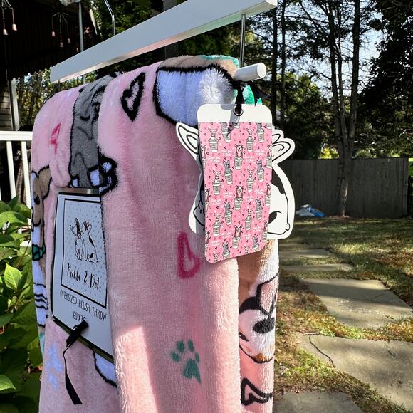 Pickle & Dot Frenchie Chihuahua Latte Lovers Throw Blanket 60x70 Pink - Picture 6 of 10